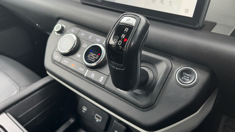 Land Rover Defender 3.0 D250 X-Dynamic S 90 3dr Auto Diesel Estate